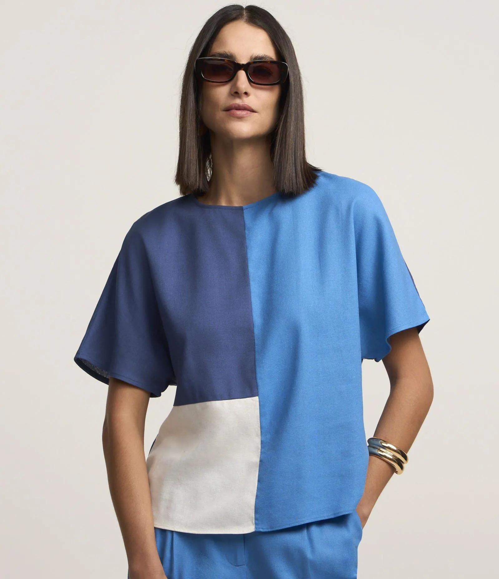 Blusa em Linho e Viscose com Blocos de Cor Azul