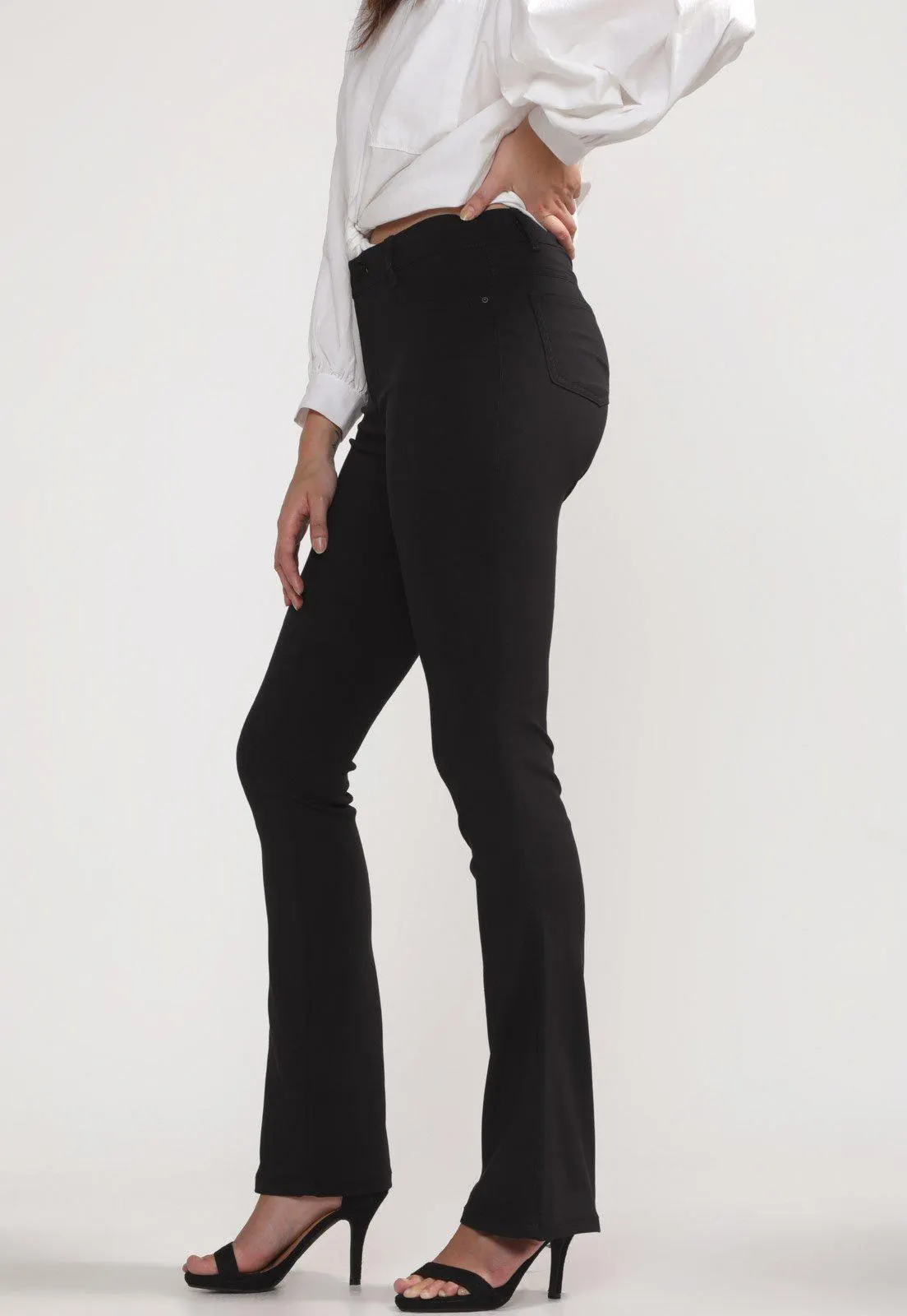 Calça Sawary Bootcut Lisa Preta