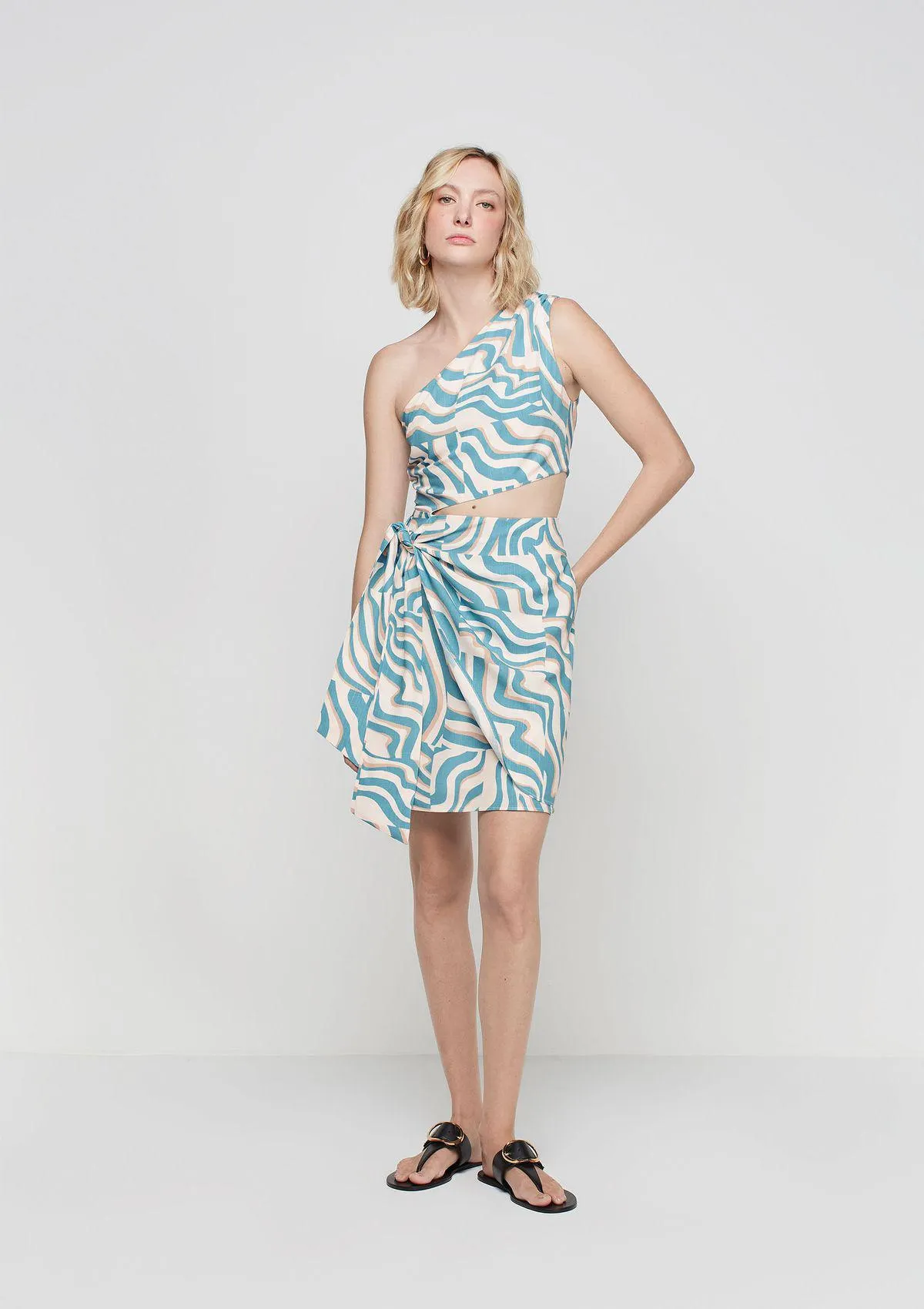 Vestido Curto Ombro Único Em Viscose - Azul