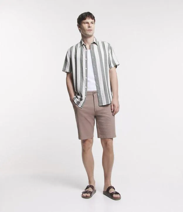 Bermuda Slim em Sarja com Elastano Bege