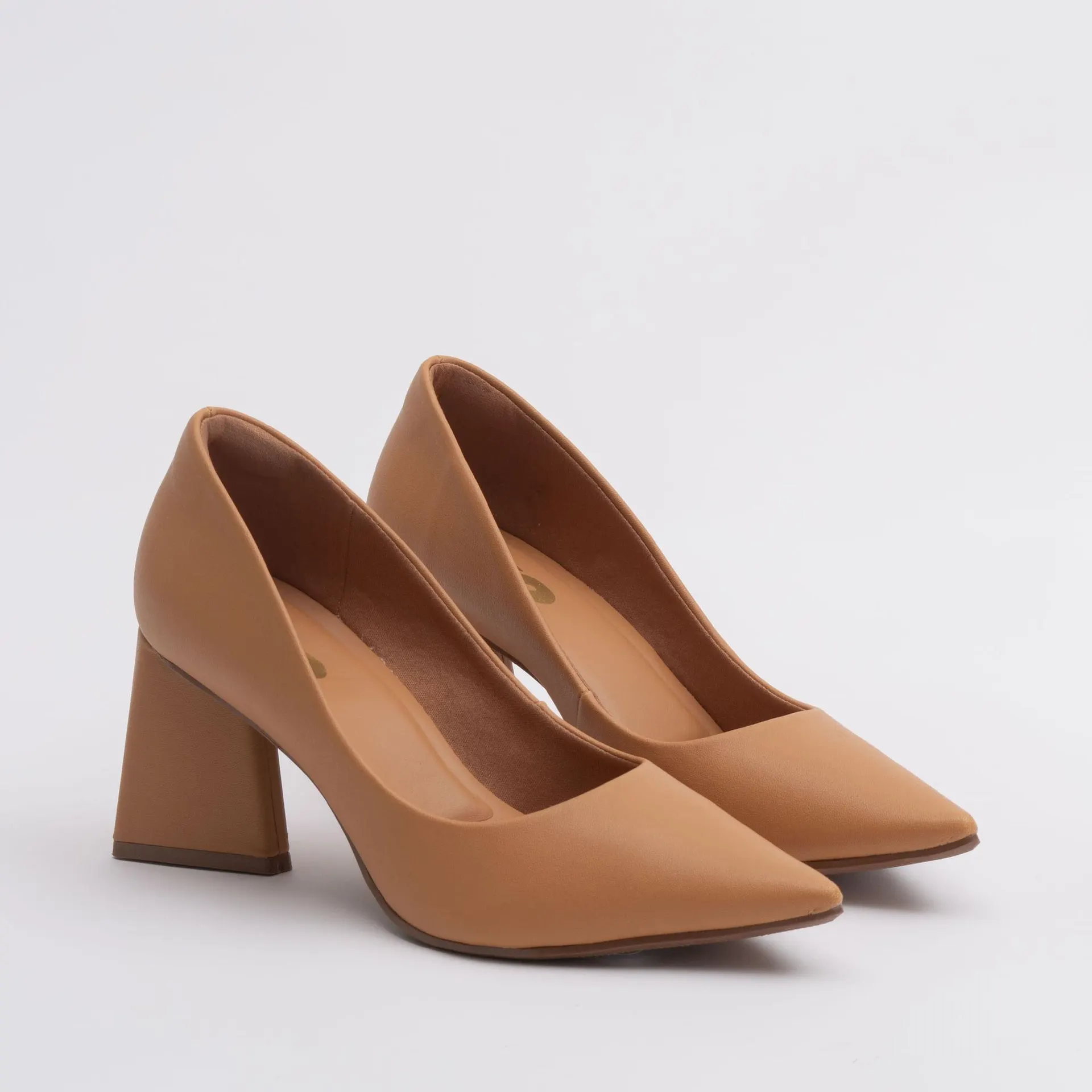 Scarpin bico fino salto triangulo - BISCUIT