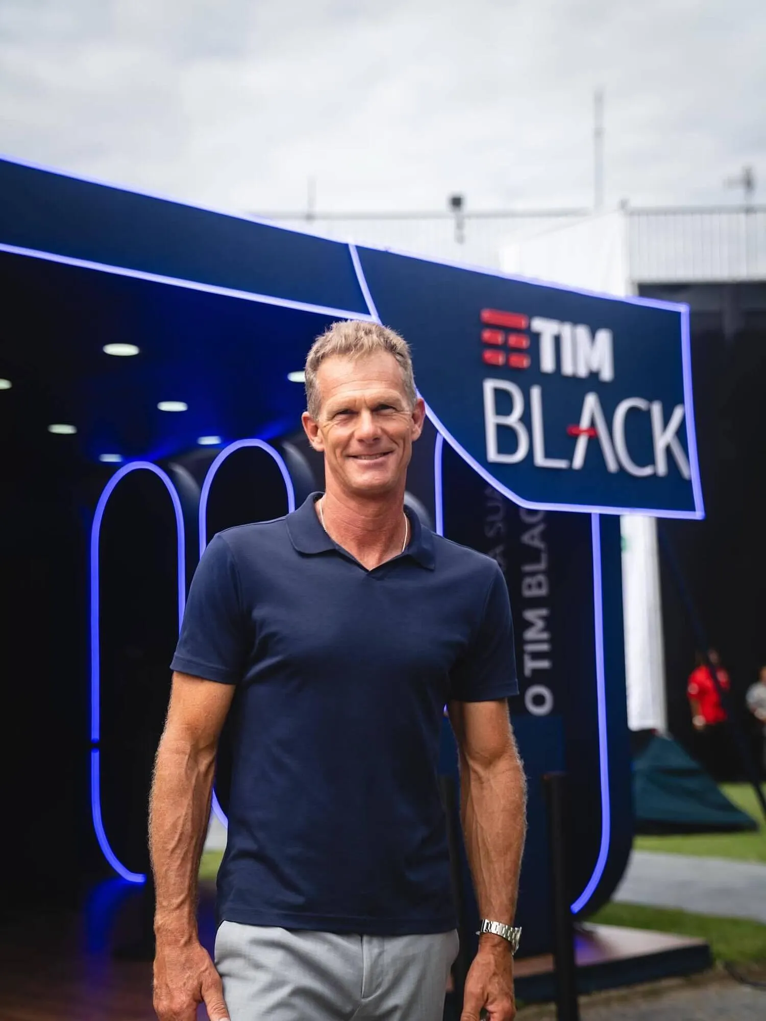 Encarte de Catálogo Tim 12 de abril até 18 de abril 2026 - Pagina 1