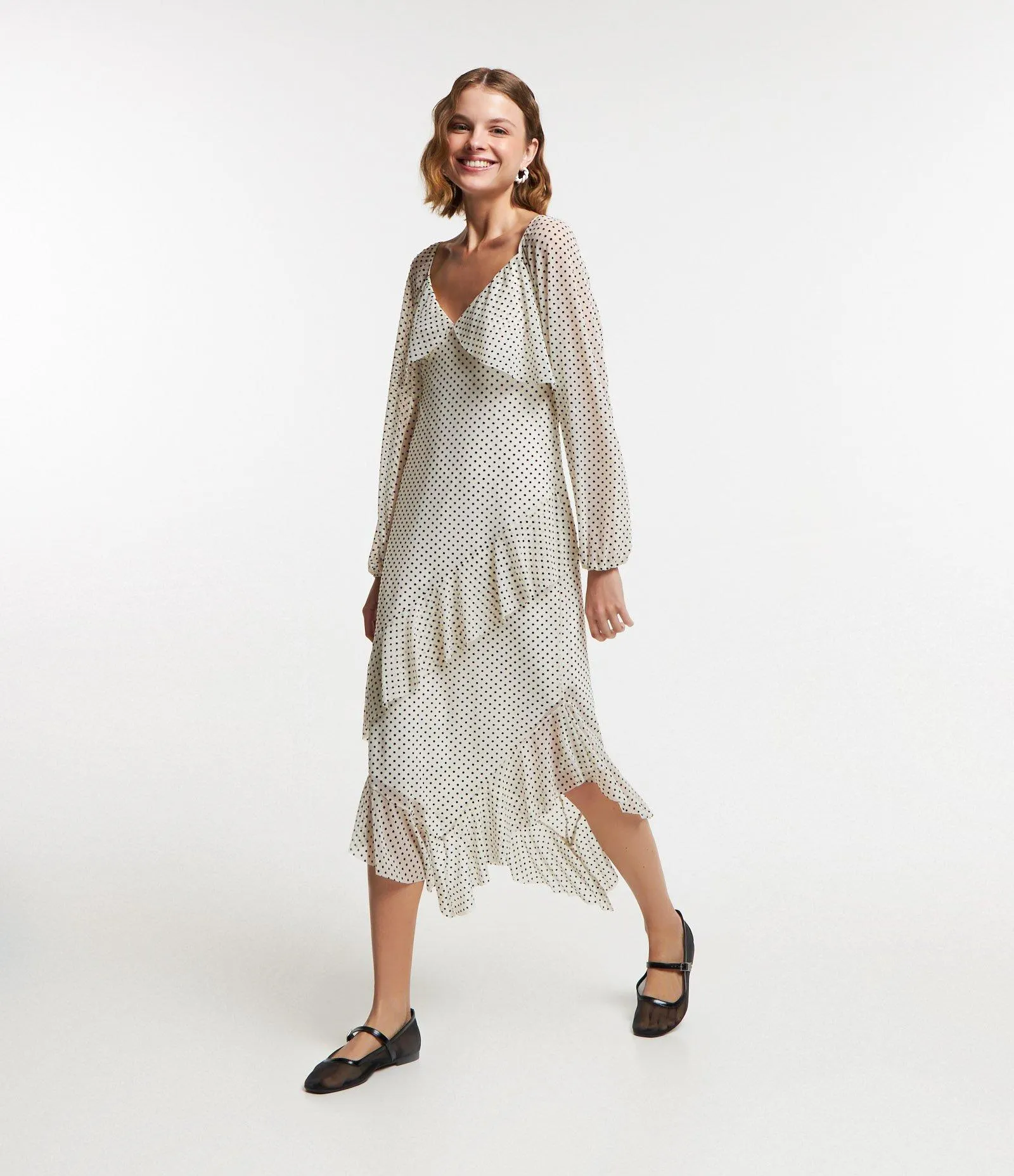 Vestido Midi em Tule com Babados Assimétricos e Estampa Poá Off White