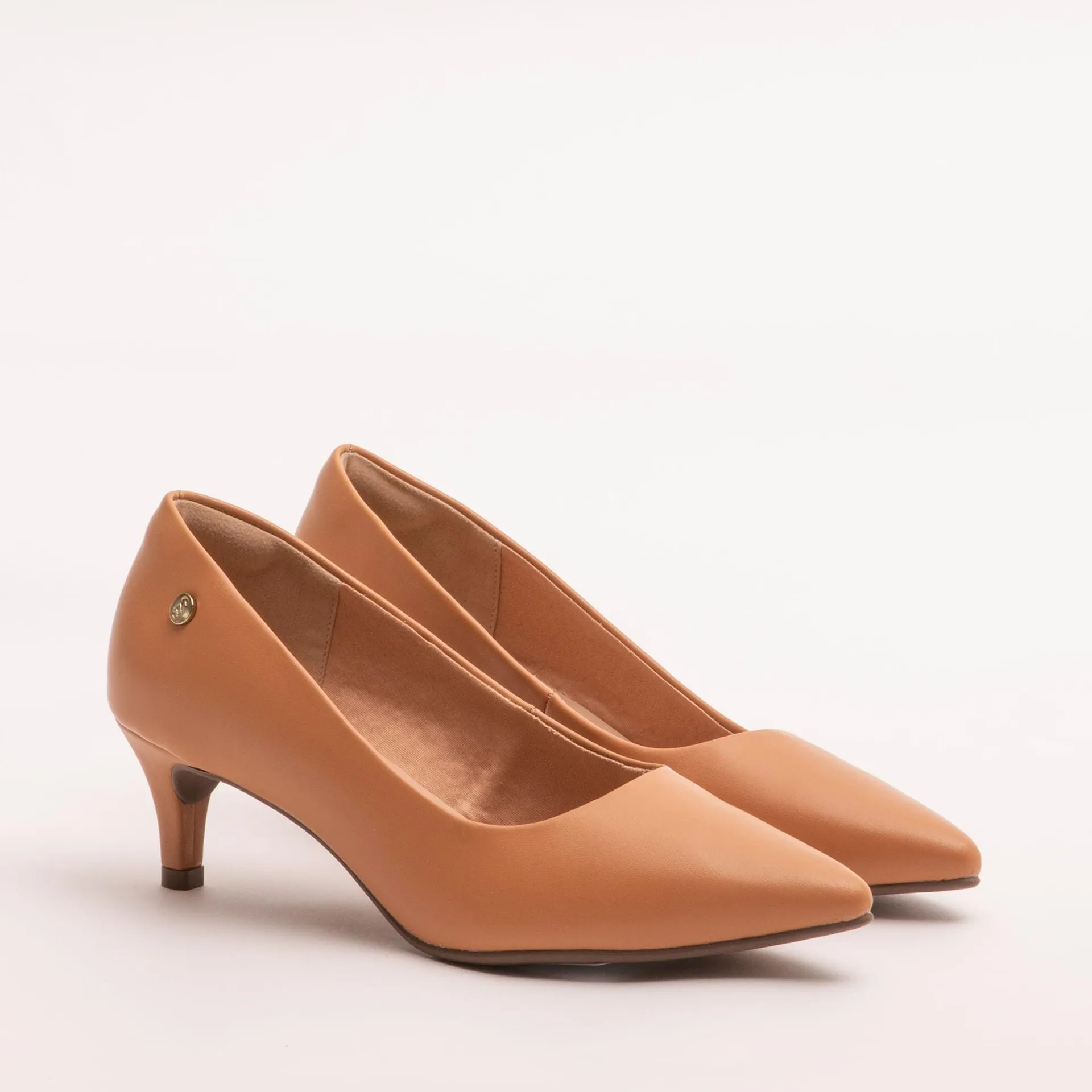 Scarpin bico fino com broche - BISCUIT