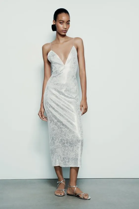 VESTIDO MIDI COM LANTEJOULAS