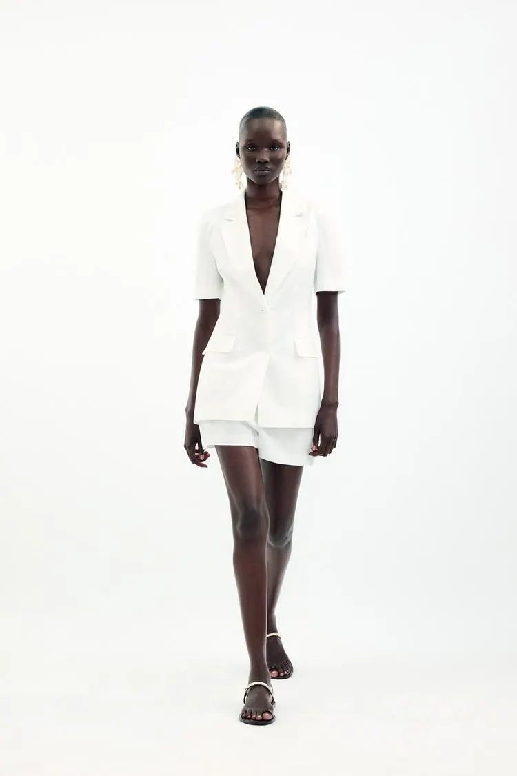 BLAZER JUSTA DE MANGA CURTA COM LINHO