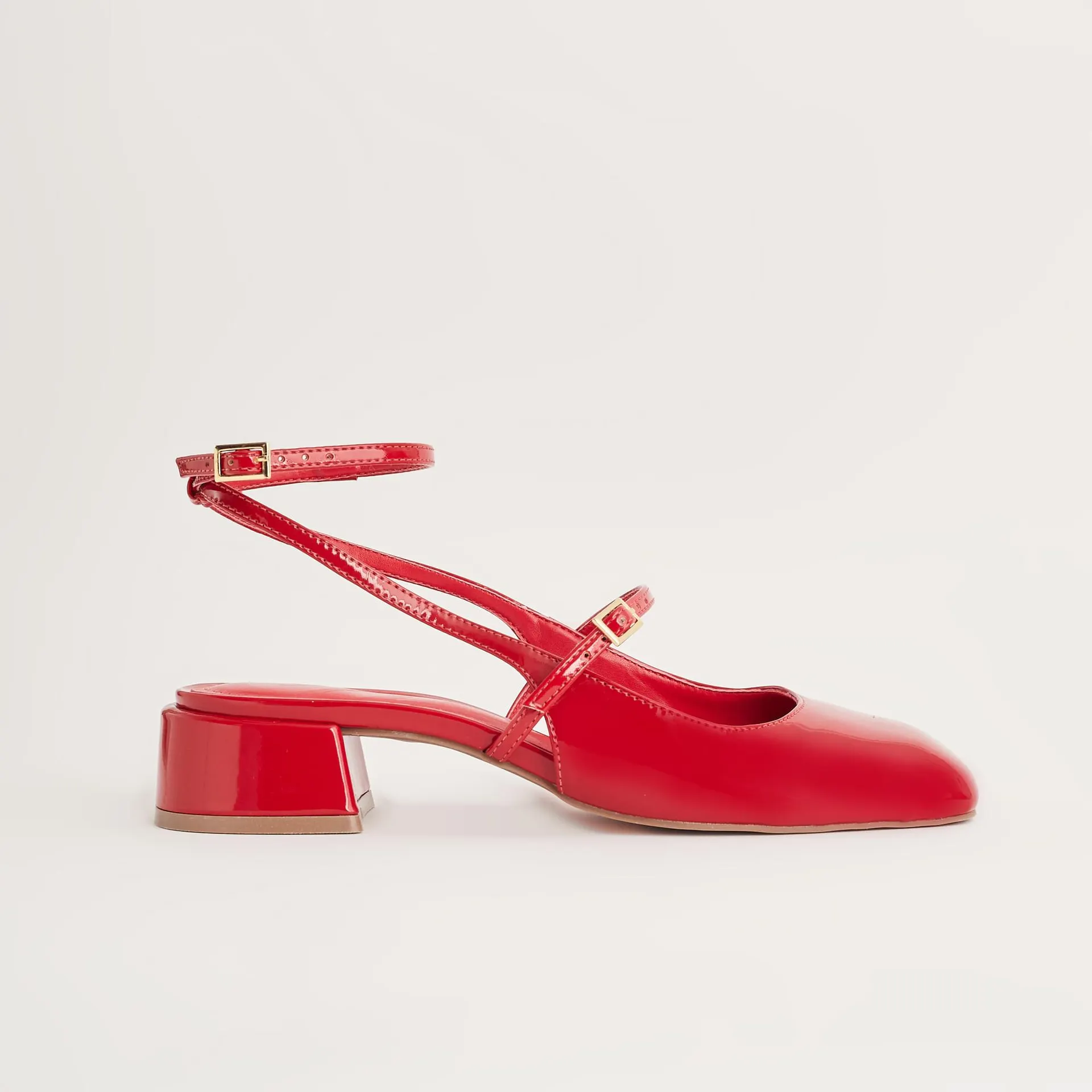 Scarpin Mary Jane com Bico Quadrado em Verniz - VERMELHO