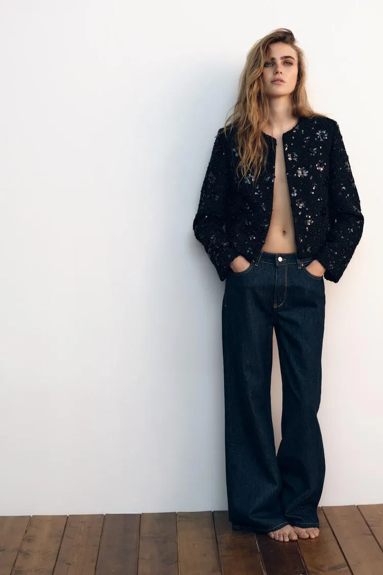 BLAZER COM LANTEJOULAS