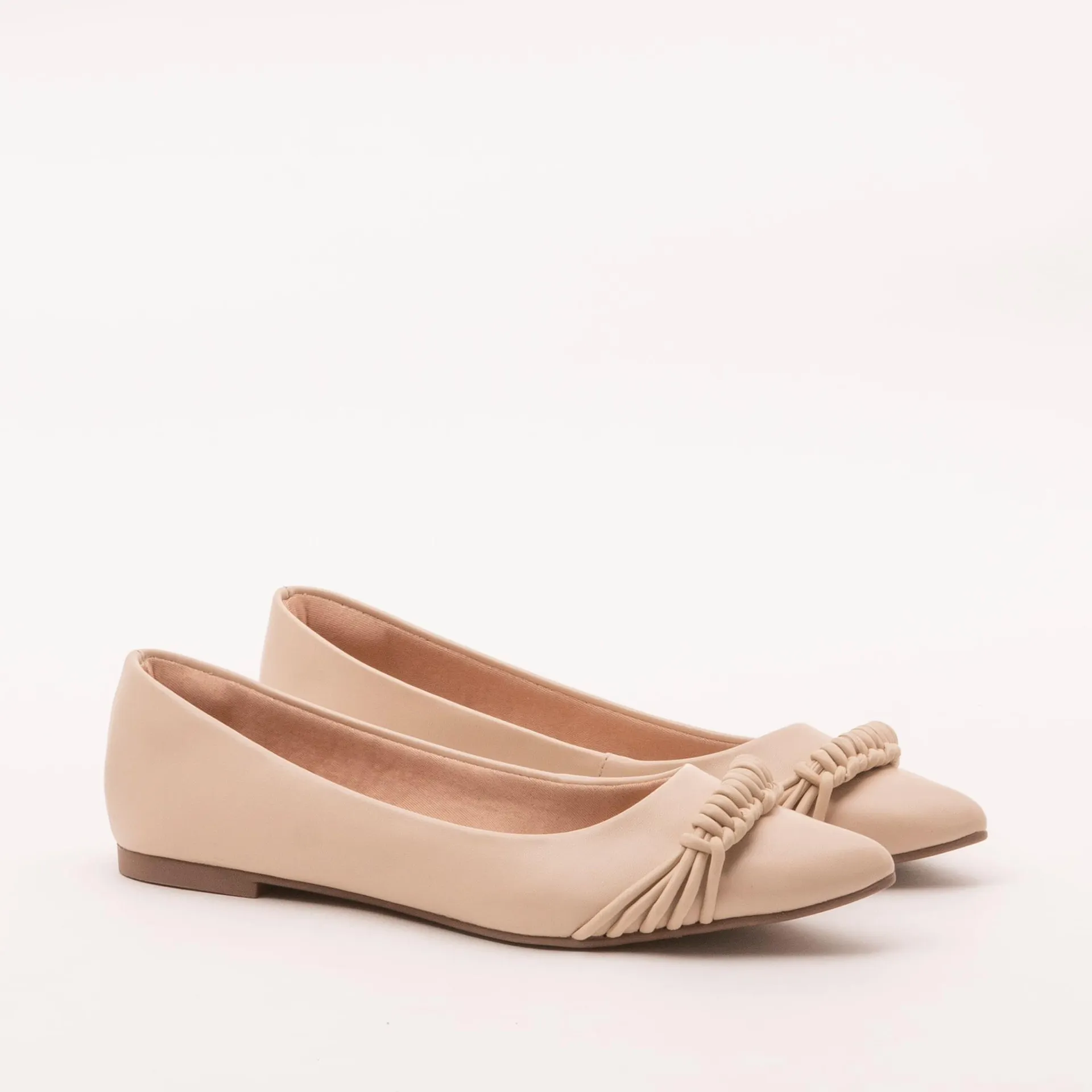 Sapatilha bico fino Artesanal - MILK