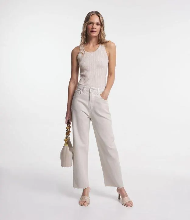 Calca Reta Cintura Média em Sarja com Foil Metalizado Bege