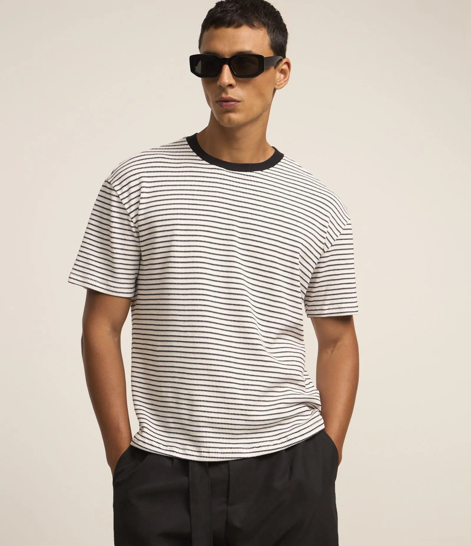 Camiseta Boxy em Algodão e Viscose com Listras Preto/Branco