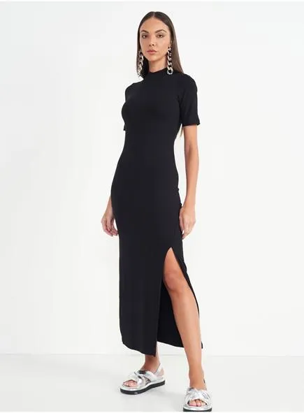 Vestido Slim Com Alças