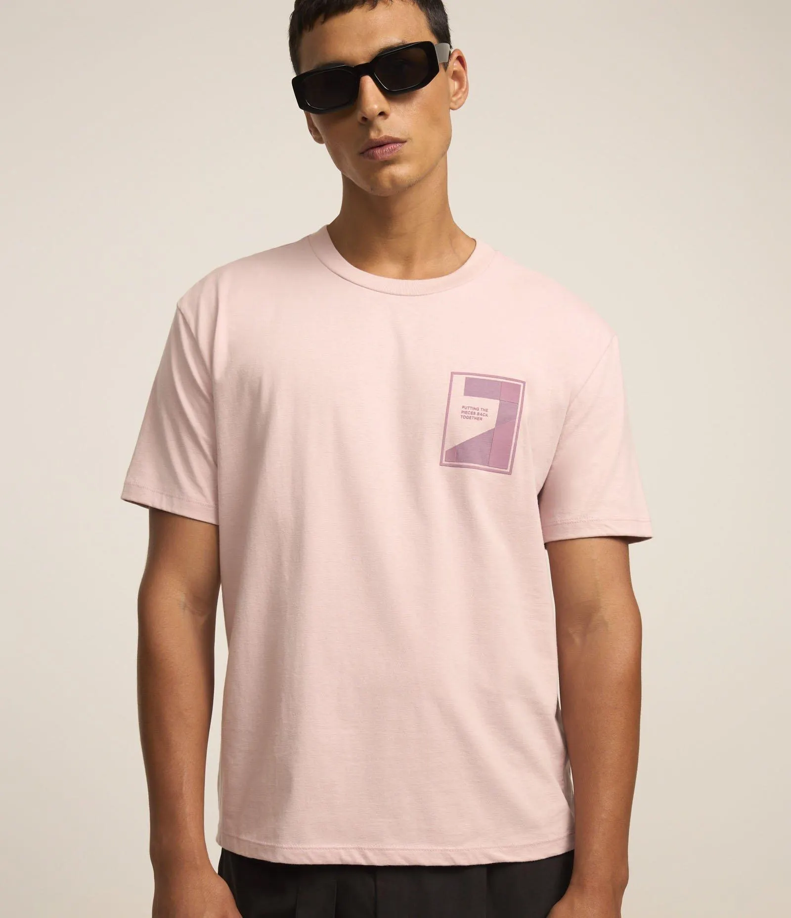 Camiseta em Meia Malha com Estampa no Peito Rosa