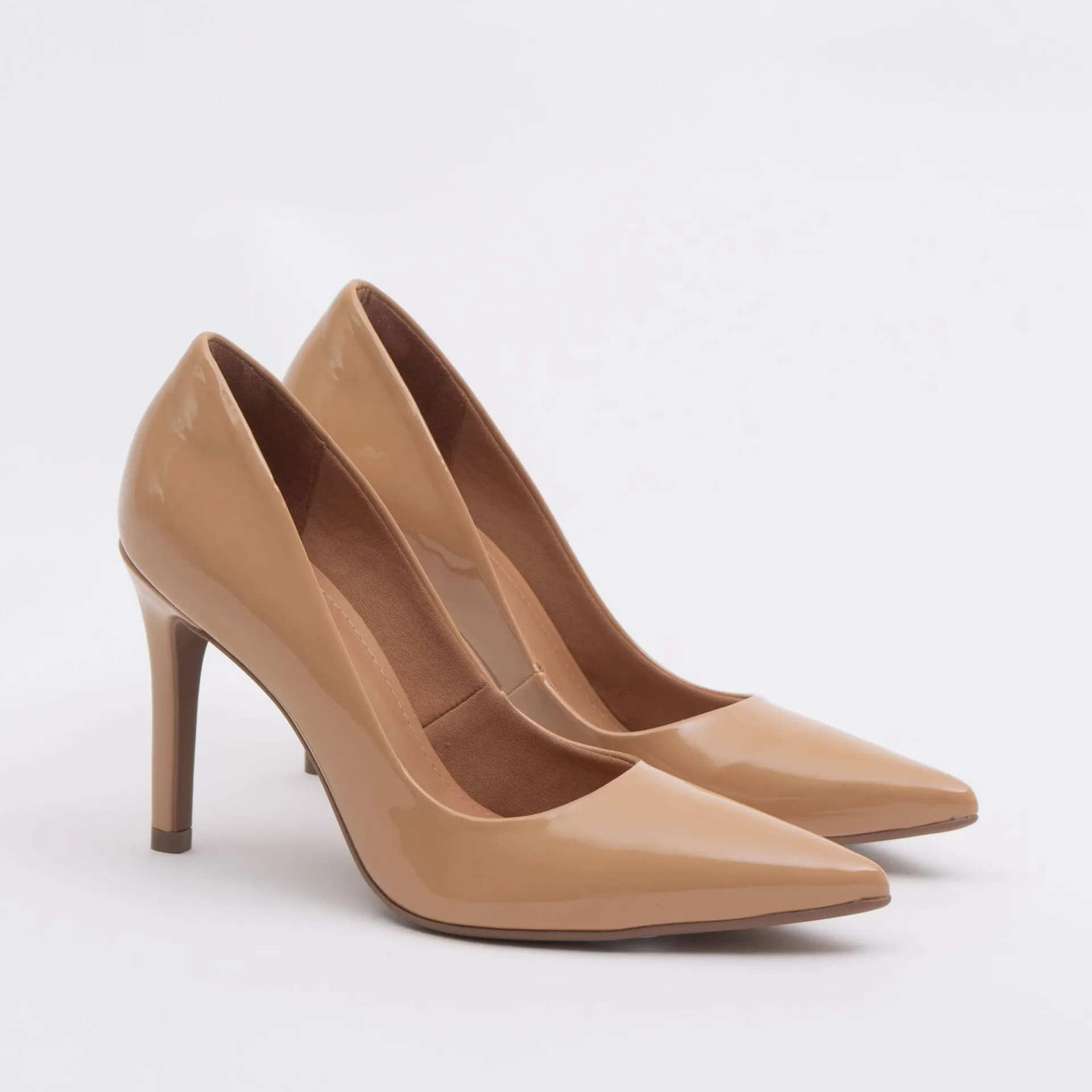 Scarpin verniz Bico Fino - BEGE