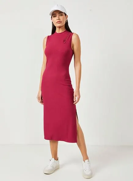 Vestido Slim Com Decote Reto