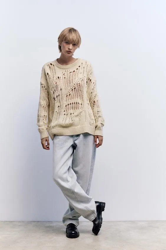 SUÉTER OVERSIZE DE TRICÔ RENDILHADO