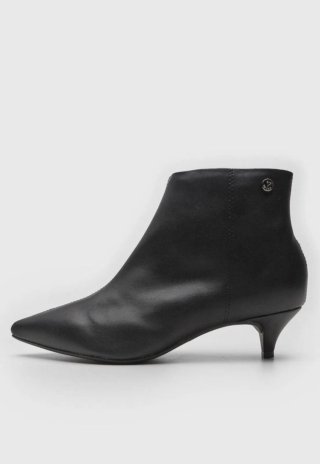 Bota VIA UNO Bico Fino Preta