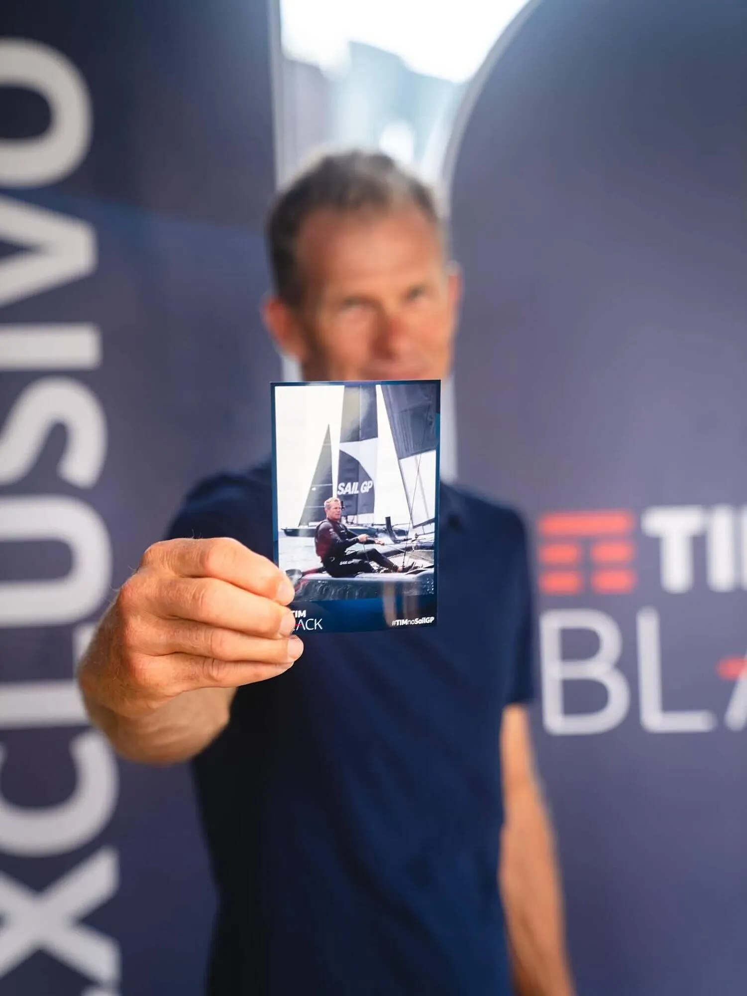 Encarte de Catálogo Tim 12 de abril até 18 de abril 2026 - Pagina 4