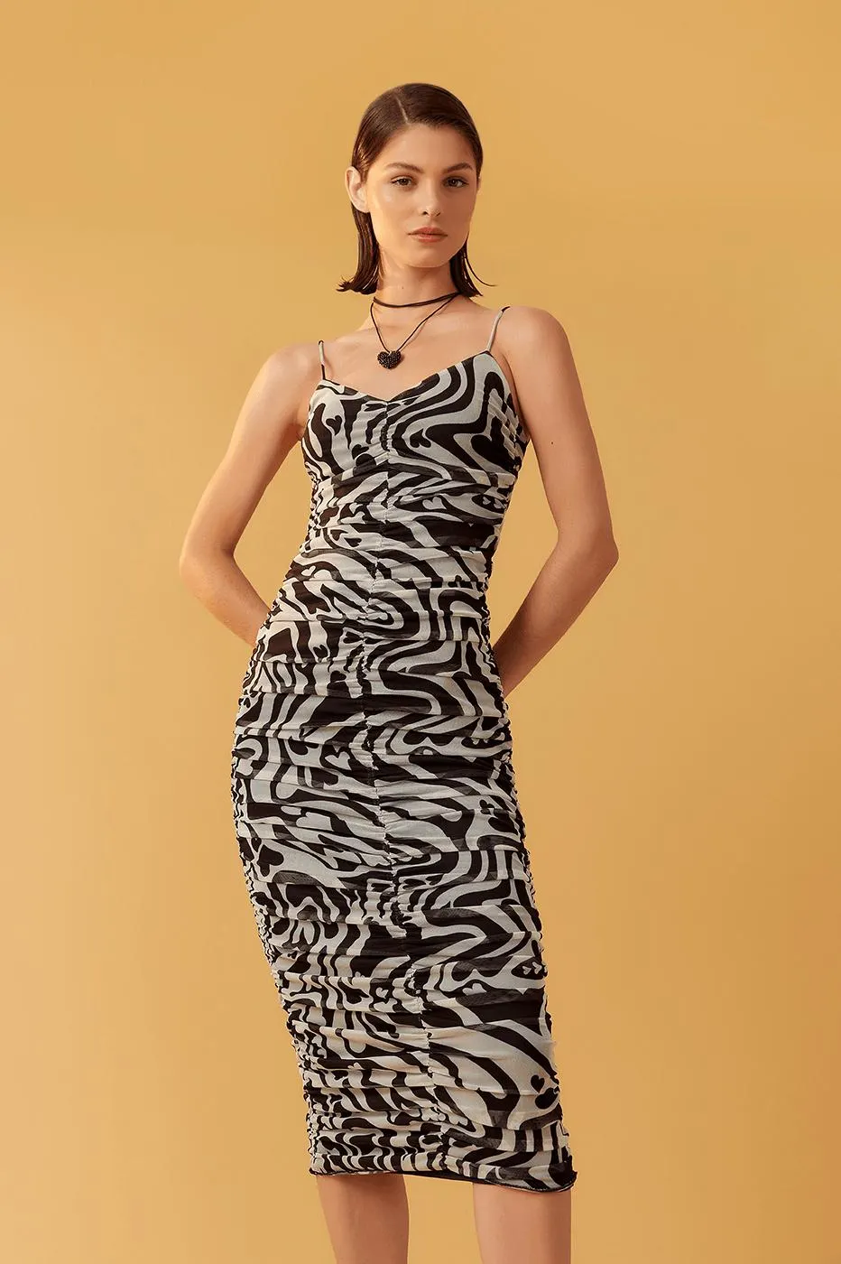 Vestido Franzido Tule Estampa Love Core