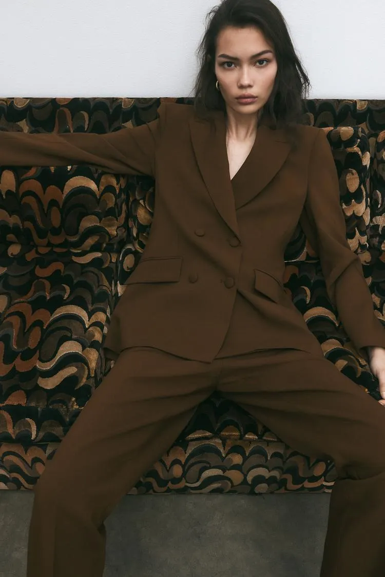 BLAZER CRUZADO COM BOTÕES FORRADOS