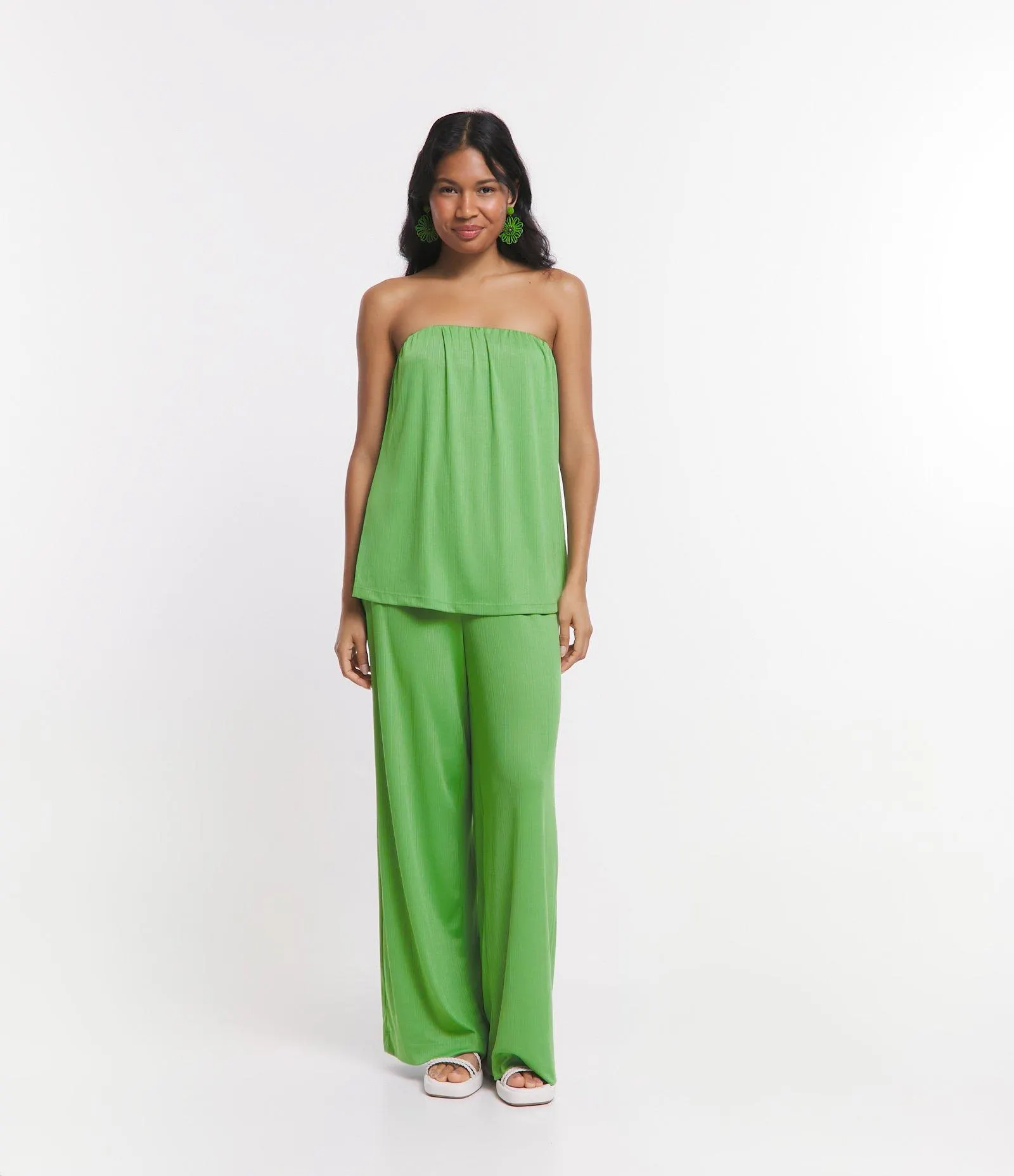 Calça Pantalona Texturizada e Plissada Verde