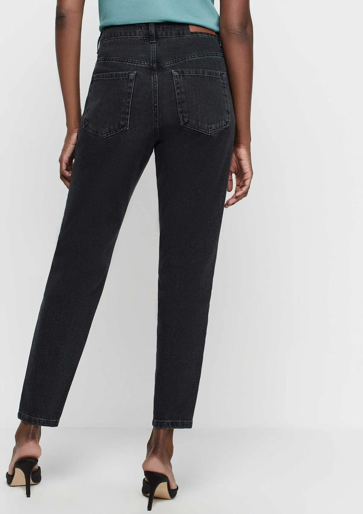 Calça Jeans Mom Fit Cintura Alta - Preto