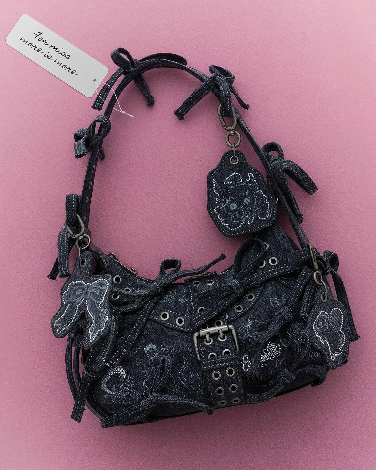 Encarte de Catálogo Desigual 19 de novembro até 25 de novembro 2025 - Pagina 3