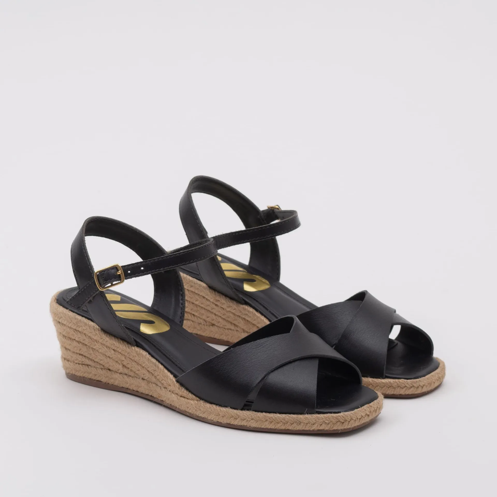 Anabela em couro vegetal eco - PRETA