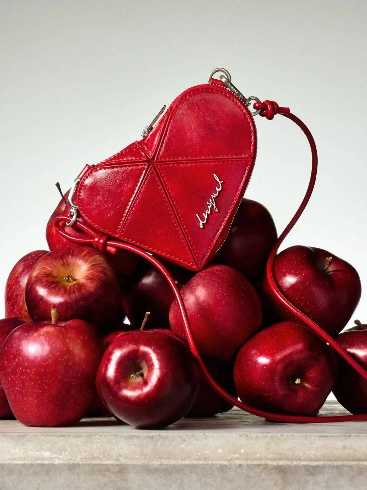 Encarte de Catálogo Desigual 25 de janeiro até 31 de janeiro 2026 - Pagina 4