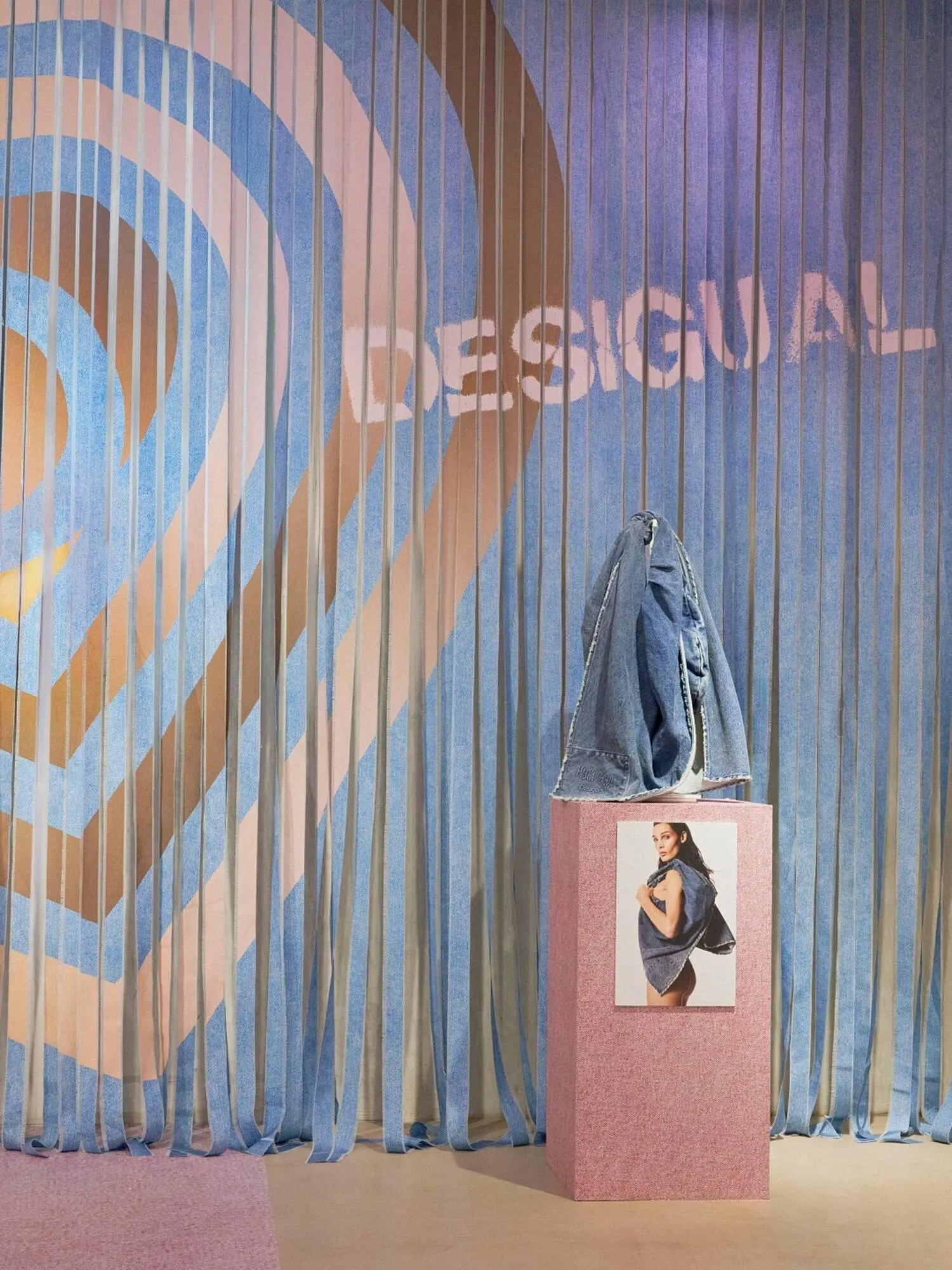 Encarte de Catálogo Desigual 3 de março até 31 de março 2026 - Pagina 4