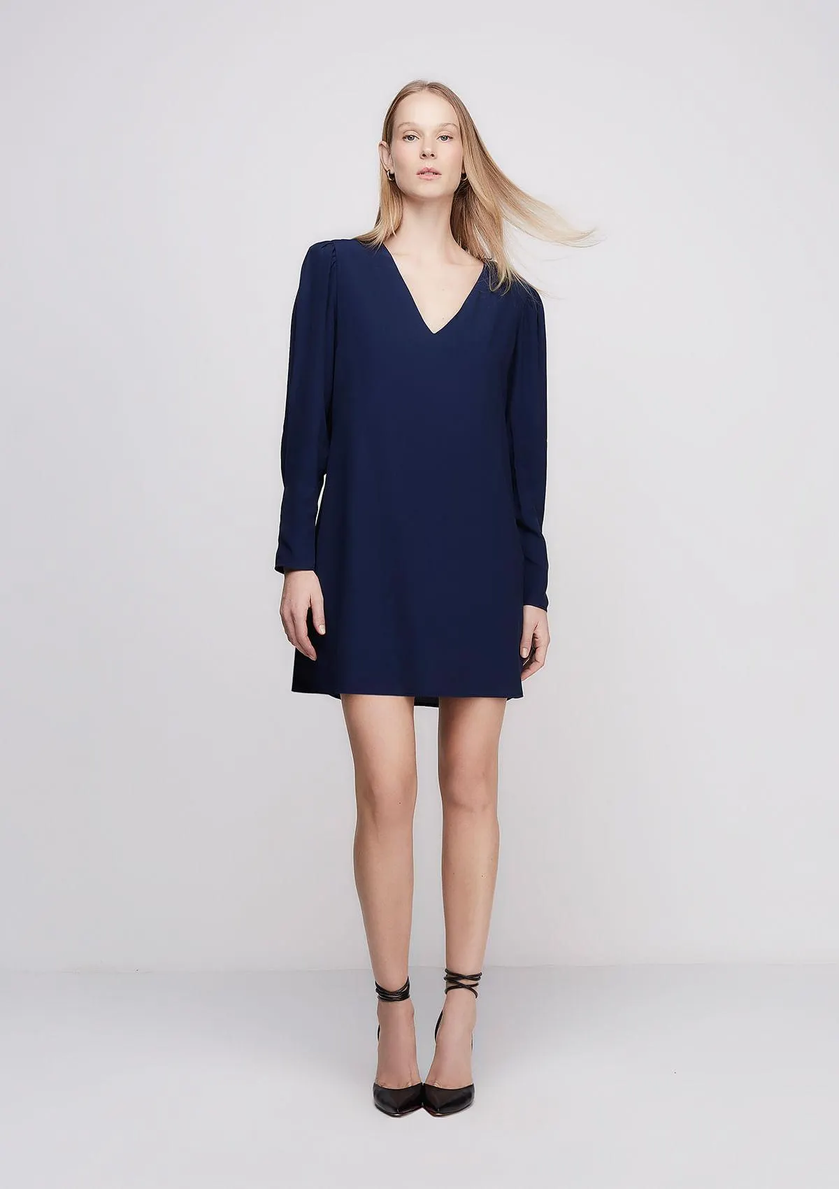 Vestido Curto Em Crepe Decote V - Azul