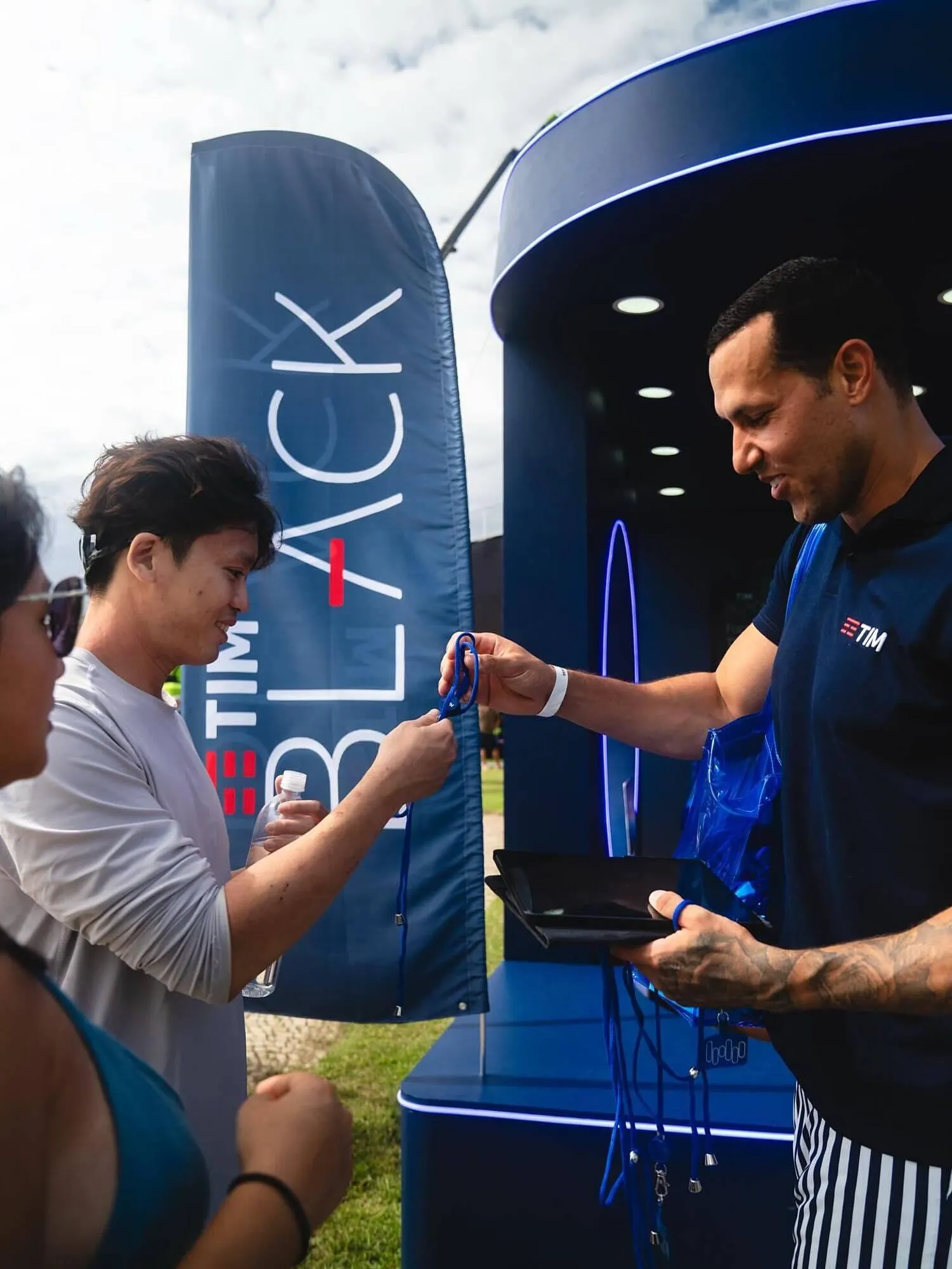 Encarte de Catálogo Tim 12 de abril até 18 de abril 2026 - Pagina 2