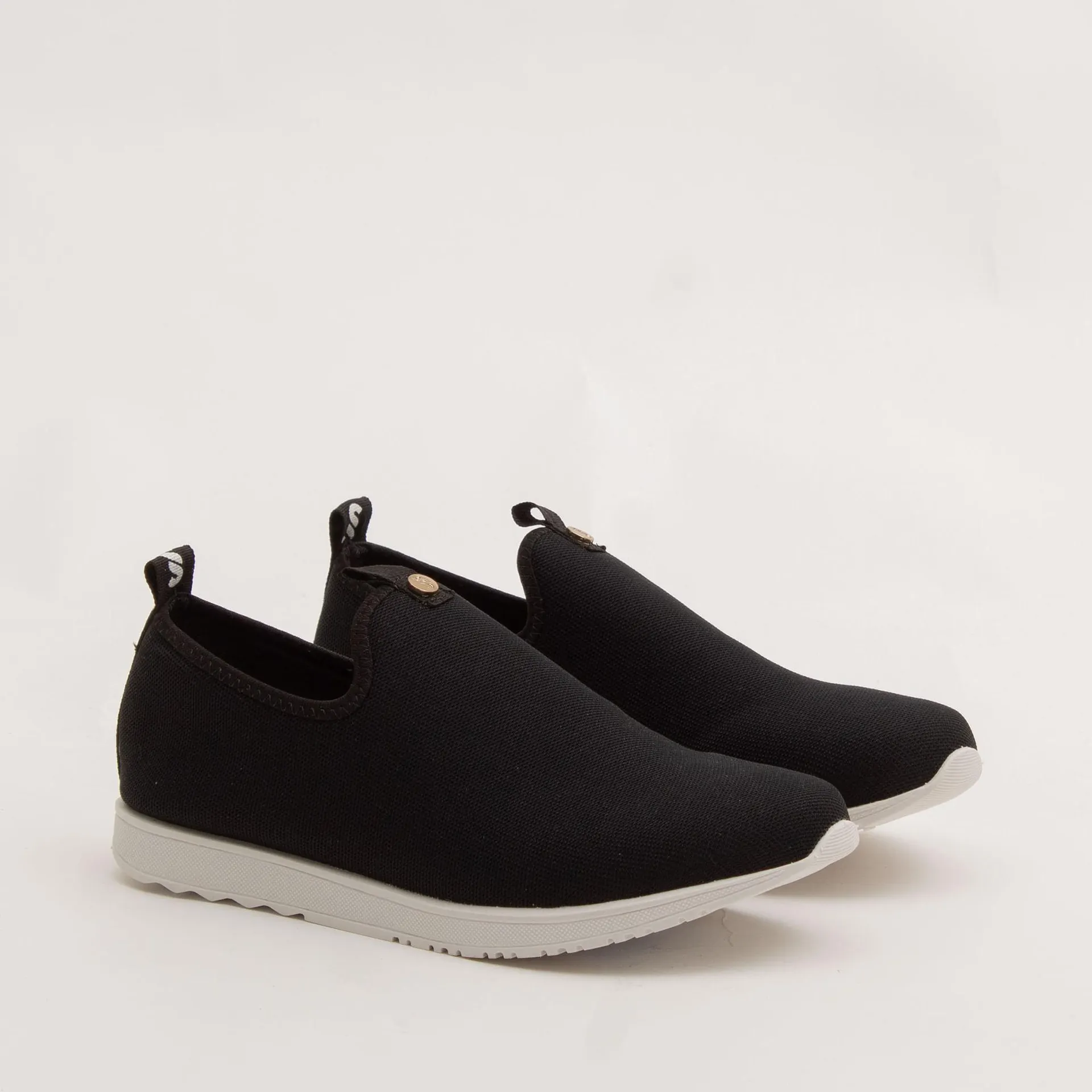 Tenis slip on em malha - PRETA