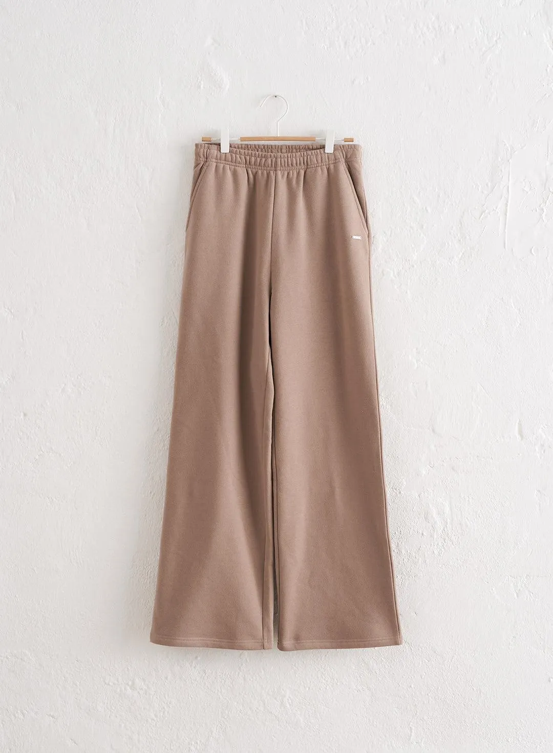 ESPRESSO STRAIGHT FIT SWEATPANTS