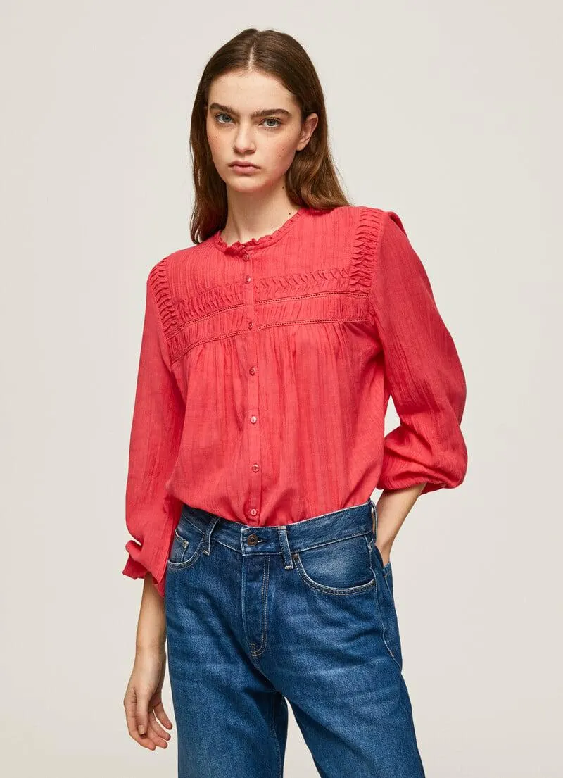 BLUSA DETALLES PLISADOS Y CALADOS