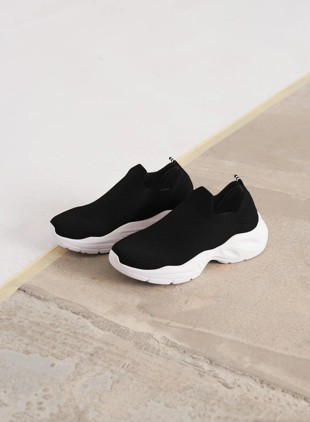 BLACK MINI AIM HIGH SNEAKERS