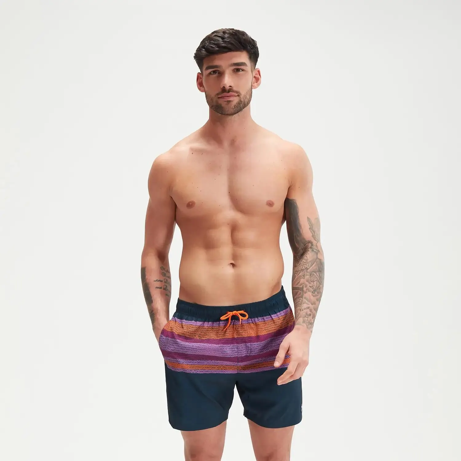 Bañador tipo bermuda Leisure estampado de 40 cm para hombre, azul marino/violeta