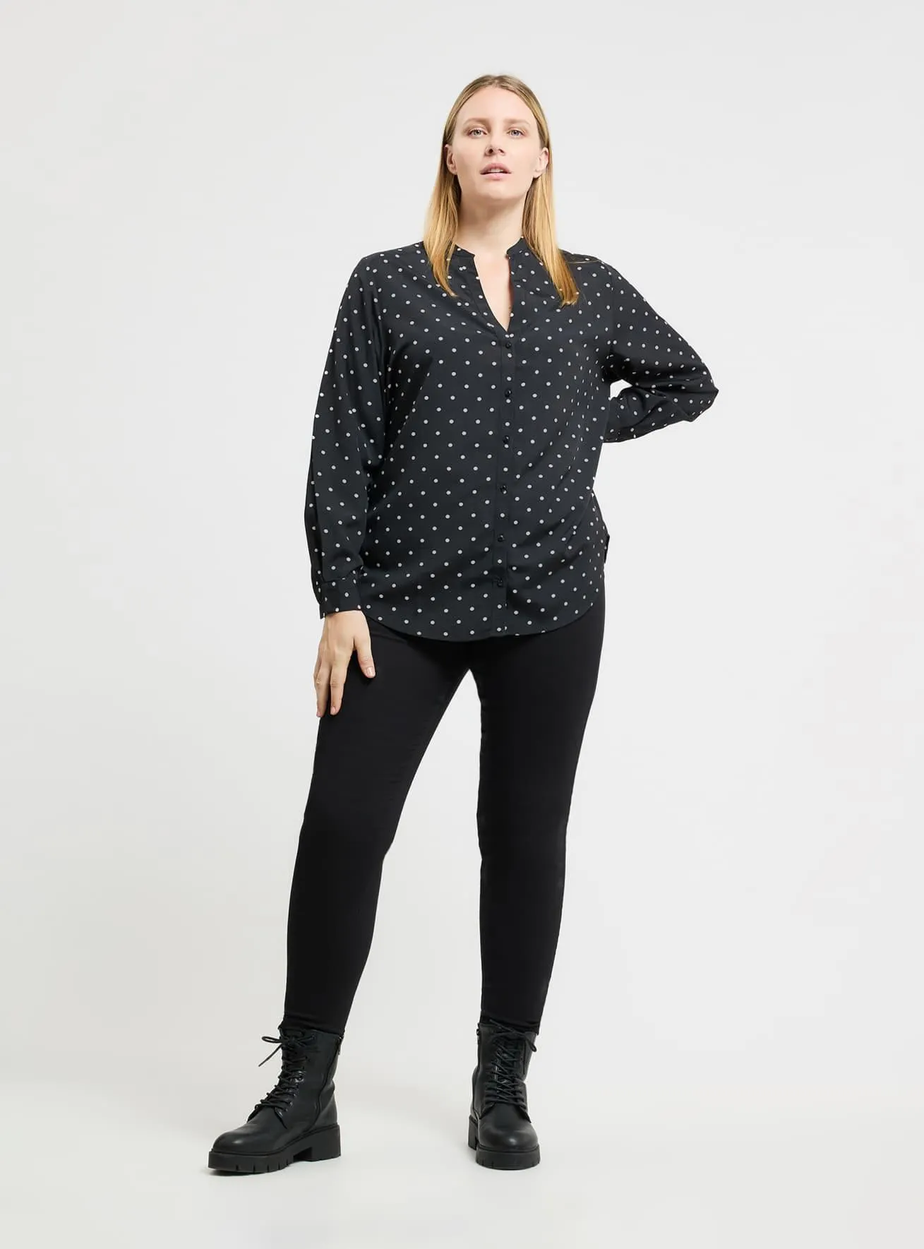 Camicia coreana fantasia a pois Var nero