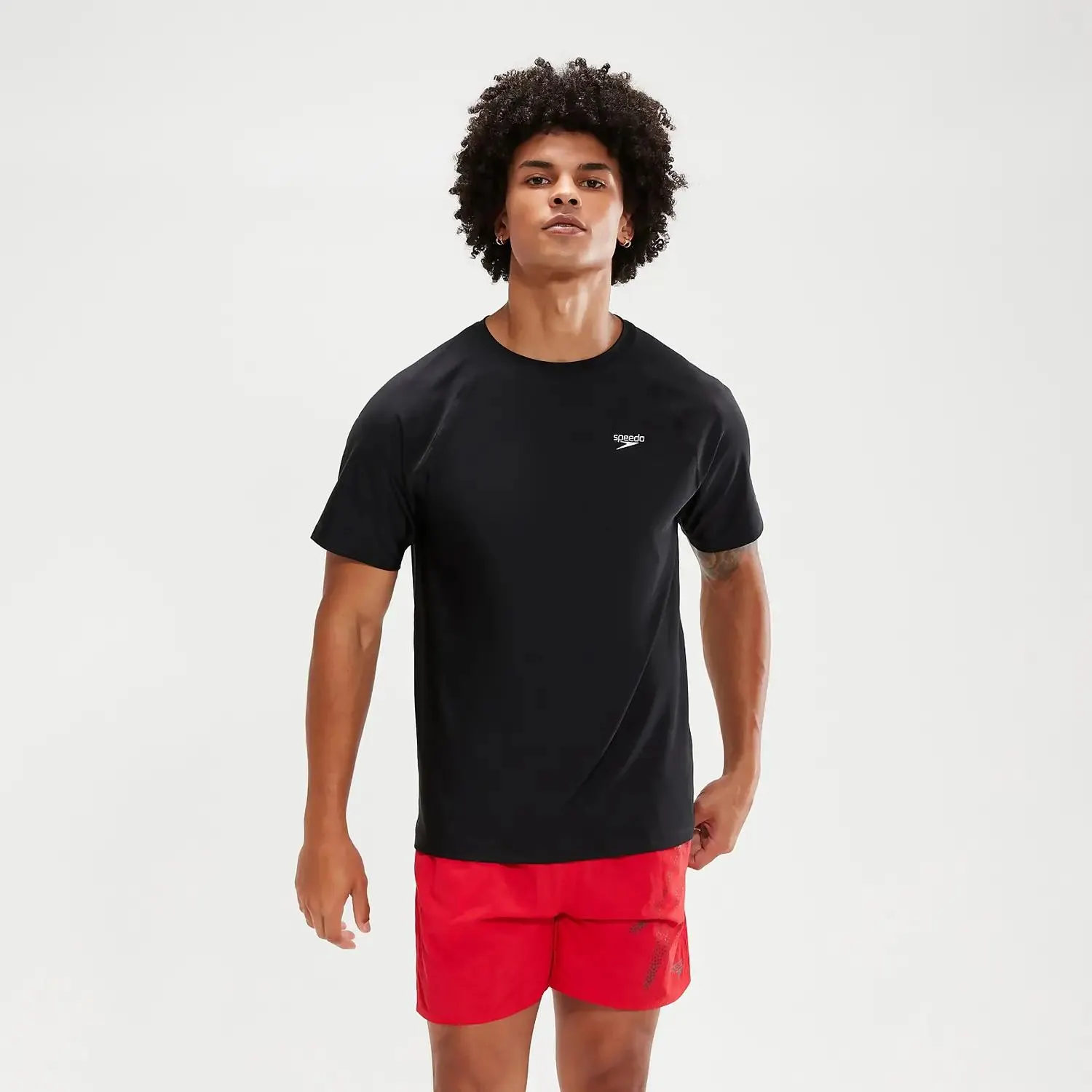 Camiseta de baño Essential de manga corta para hombre, negro