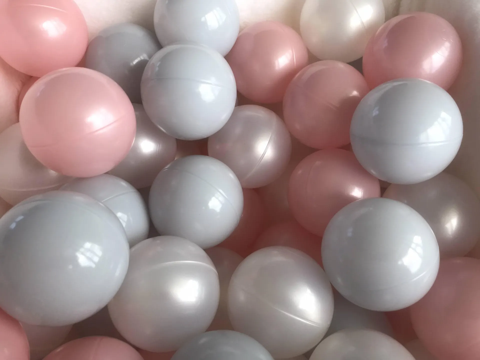 200 Balls - Pink, White, Grey