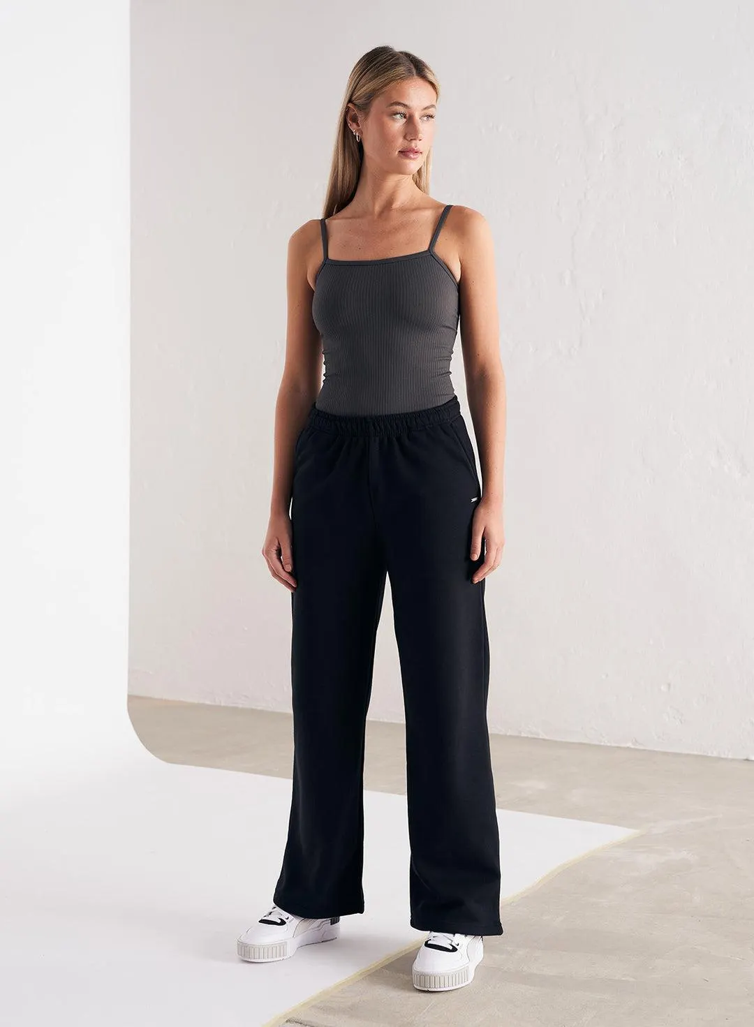 BLACK LOGO STRAIGHT FIT SWEATPANTS