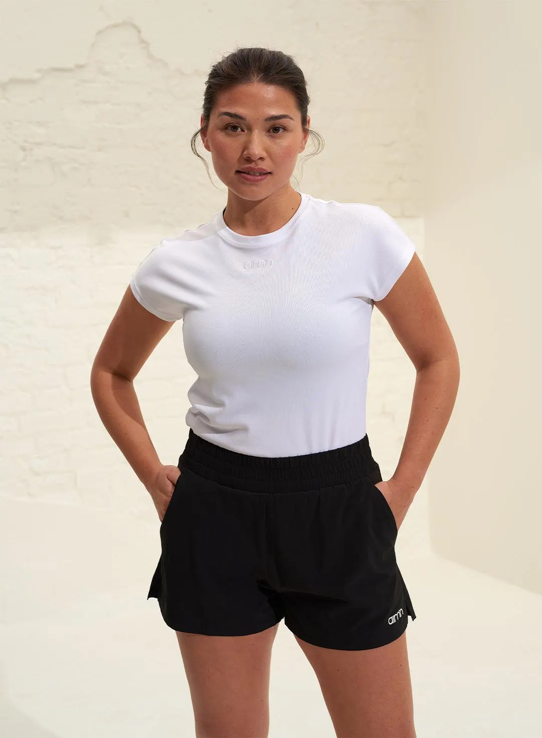 BLACK ESSENTIAL SHORTS