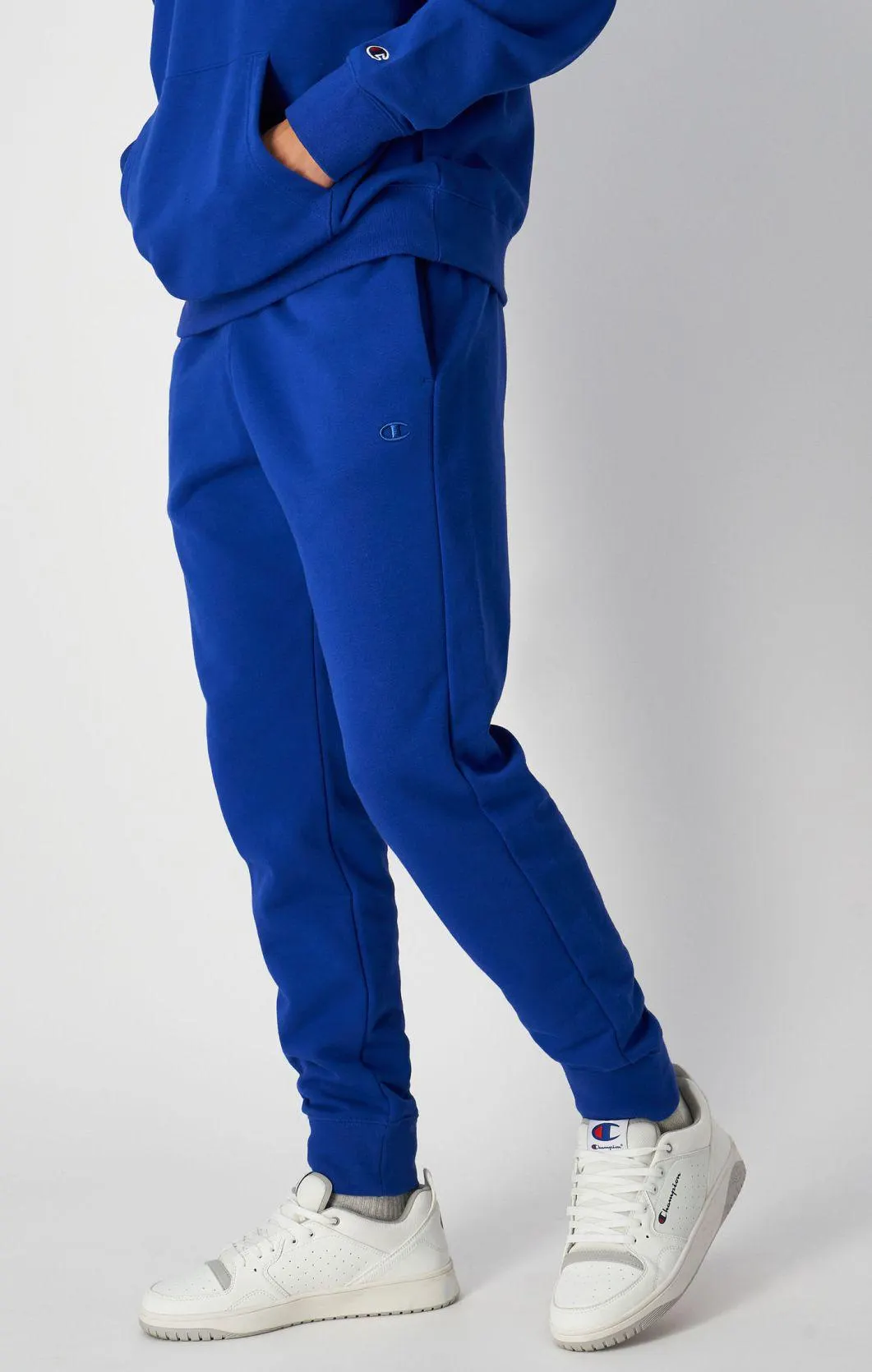 Joggers de algodón grueso con bordados en tono a juego