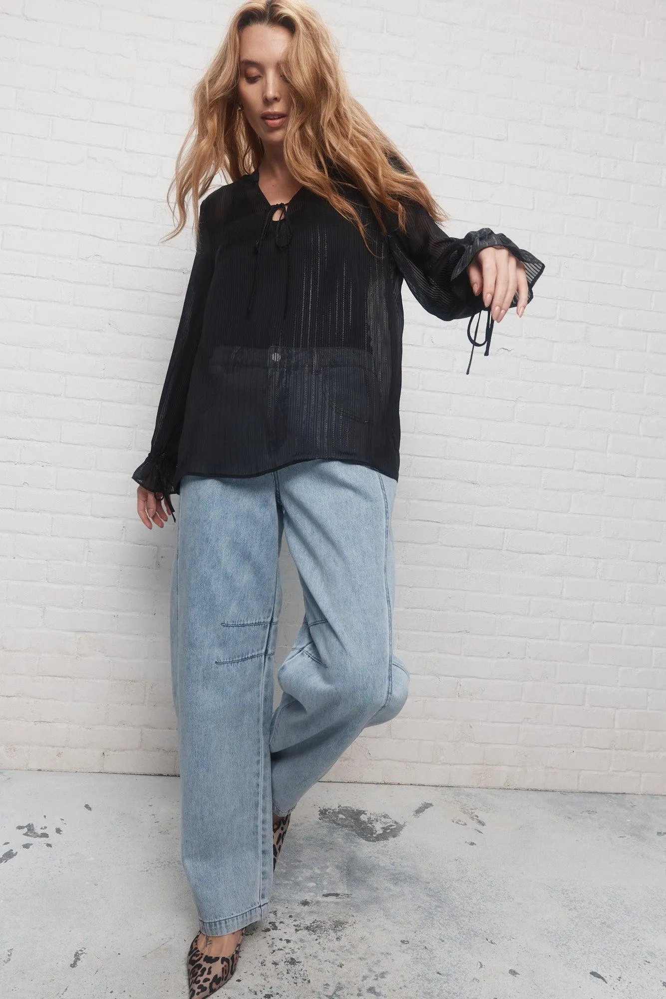 Bianca | Blouse noire métallique