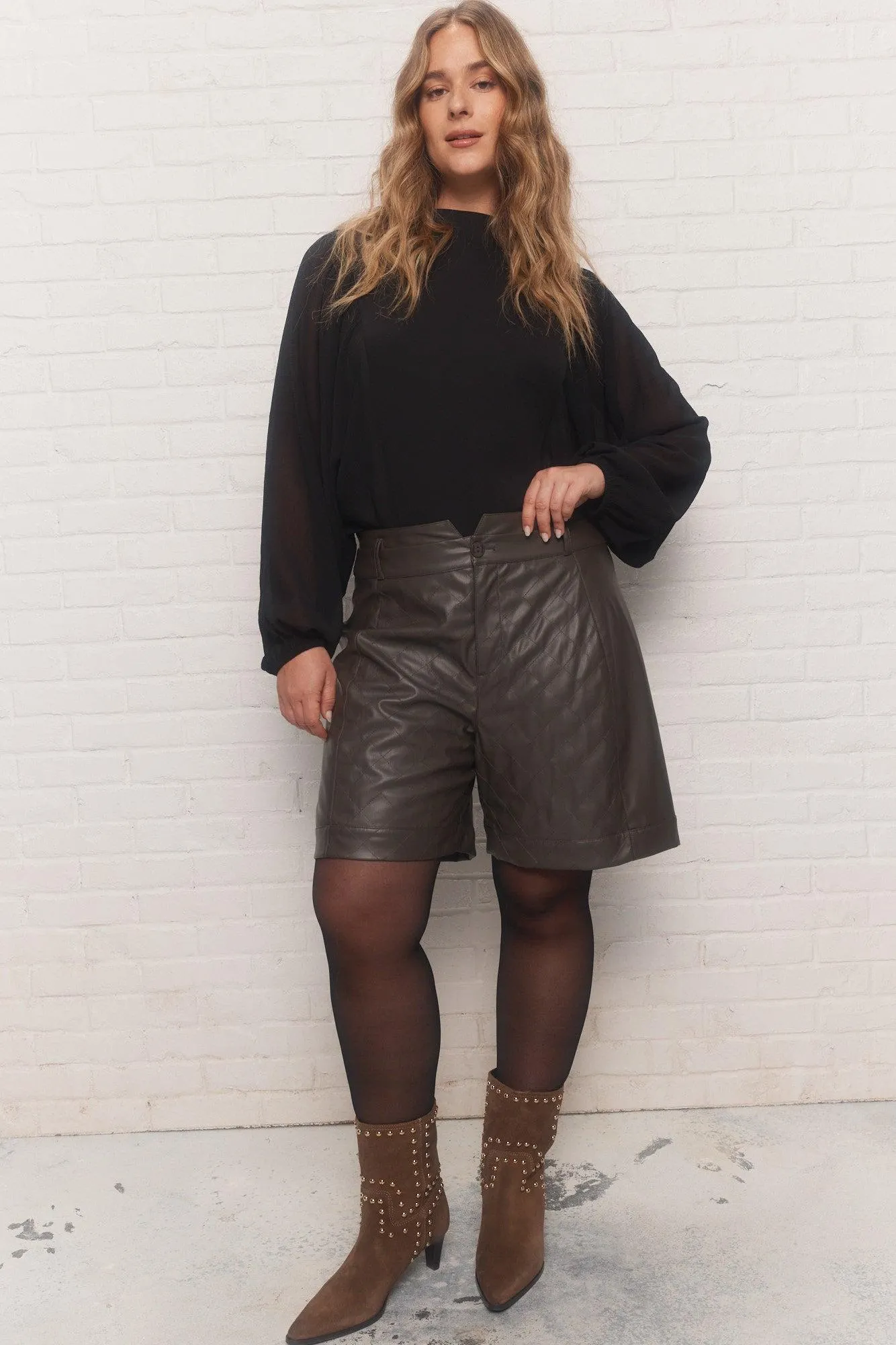 Elan | Short en similicuir vert