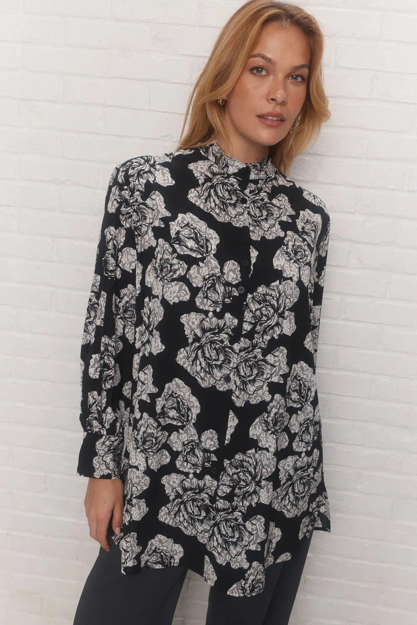 Cindy | Chemise noire imprimé floral