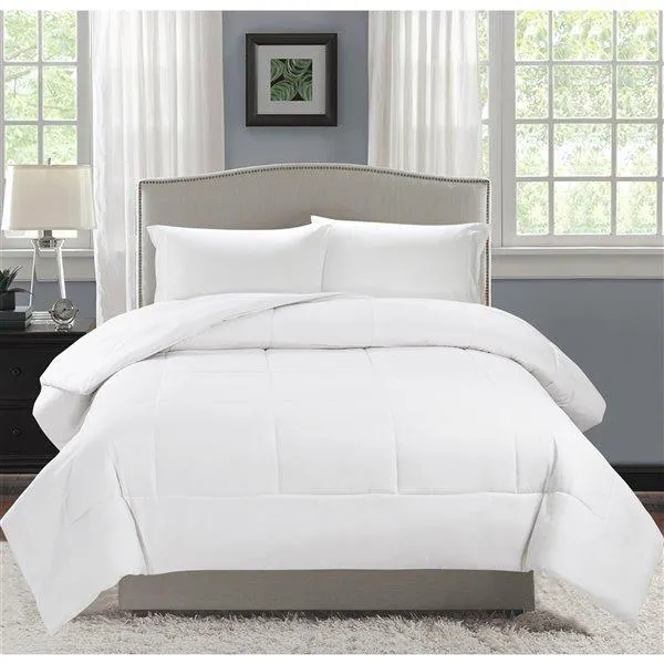 Couette en polyester avec rembourrage en polyester blanc javellisé uni, très grand lit, par Swift Home