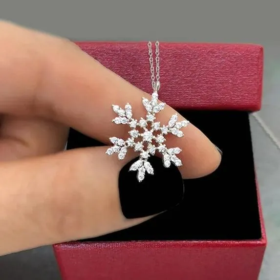Faty-T Snowflake Necklace for Women Christmas Necklace Cubic Zirconia Sparkle Snowflake Necklace Christmas Jewelry Gifts