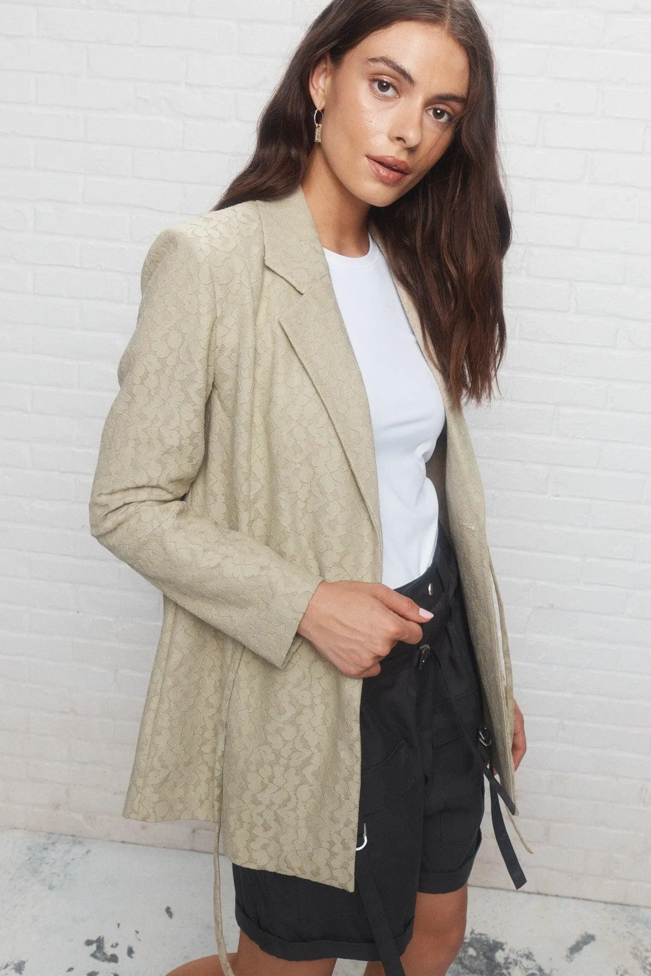 Azima | Veston vert pâle en dentelle