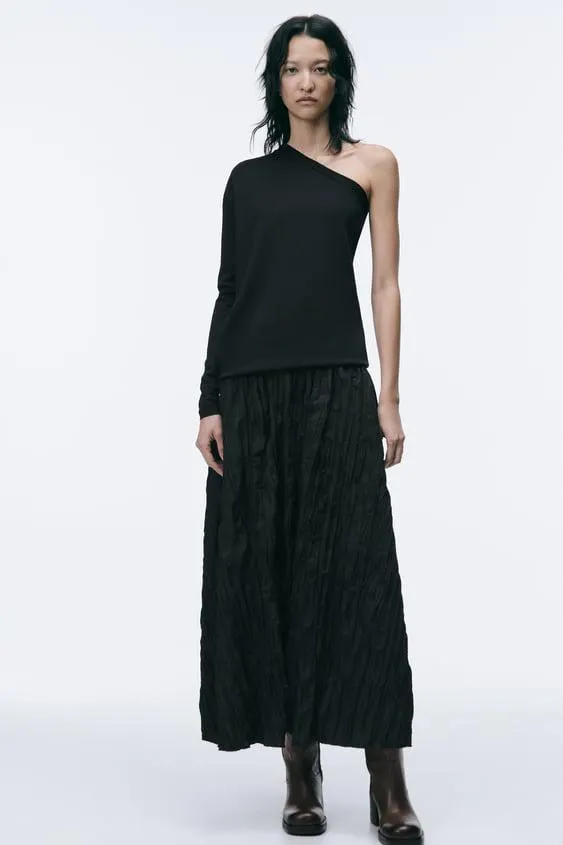 ASYMMETRIC KNIT TOP